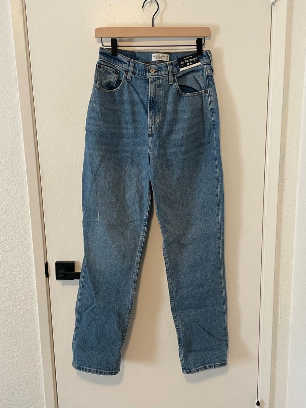 Abercrombie & Fitch Curve Love Ultra High Rise 90s Straight - 28 - NWT